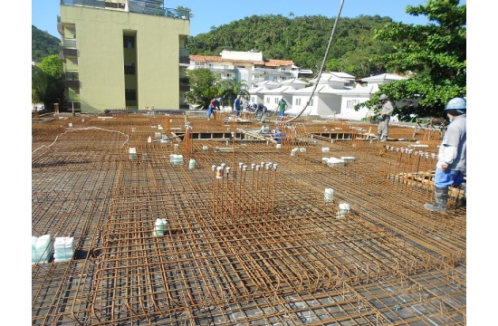 CONCRETAGEM DO TETO DO 1ºPAV. TIPO